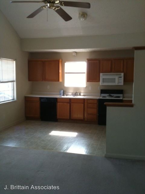 Foto del edificio - 404 MCCULLARS Ln