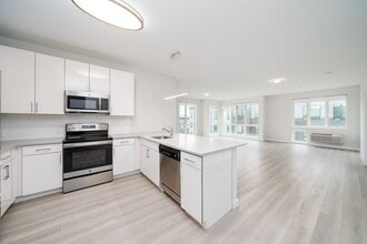 Building Photo - 16 Bennett St