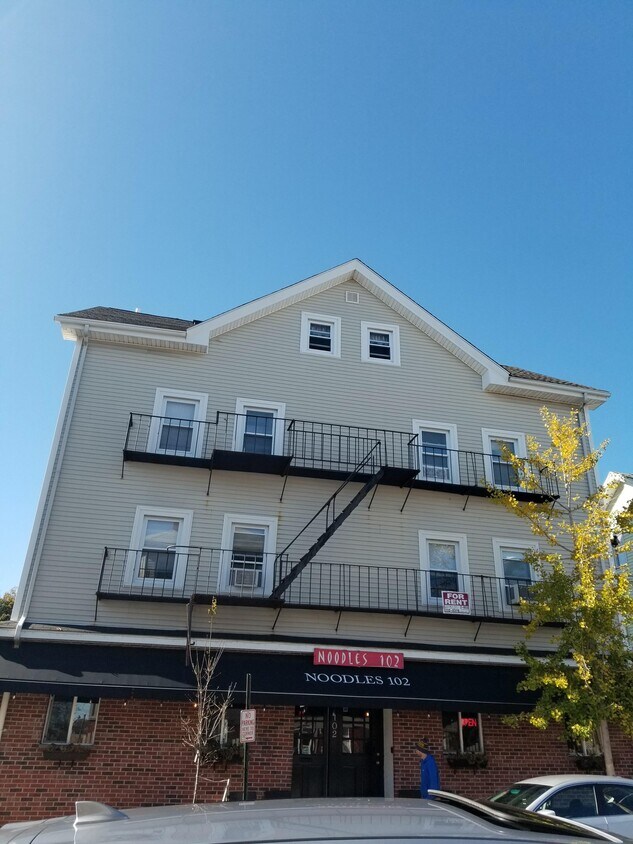 Primary Photo - 104 Ives St