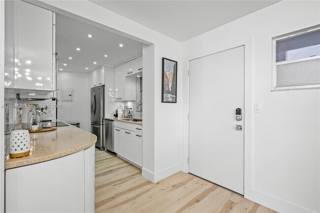 Foto del edificio - 1881 Washington Ave