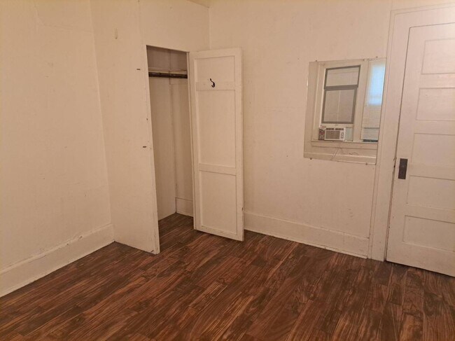 Foto del edificio - 216 SW 3rd Ave