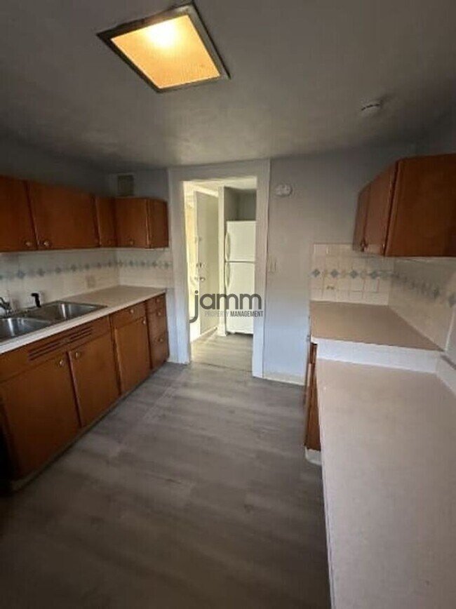 Foto del edificio - 14724 Clifton Blvd