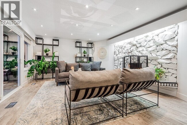 Building Photo - 6446 Marine Dr