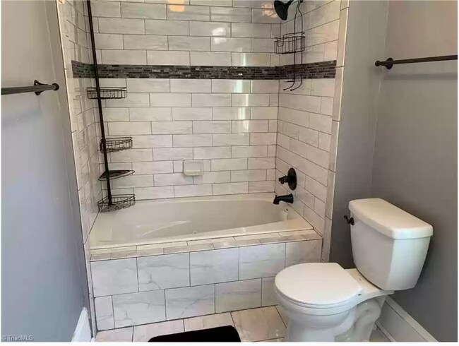 Building Photo - 306 Beech St