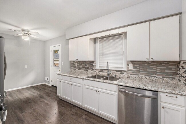 Foto del edificio - 4490 Blaine Ave SE