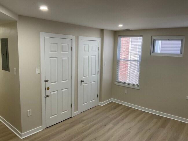 Foto del edificio - 903 Lindley Ave