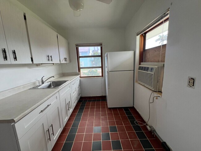 Foto del edificio - $1,375 ** Annual Lease ** 1 Bedroom / 1 Ba...