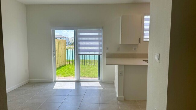 Foto del edificio - 2797 SE 25th Ave