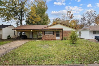 Building Photo - 3215 Impala Dr
