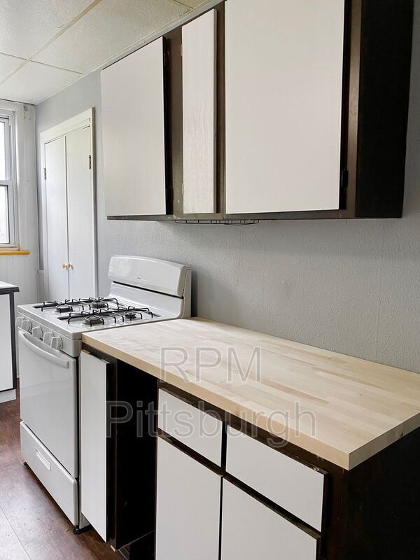 Building Photo - 4554 Rosina Way