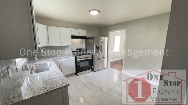 Building Photo - Beautiful 5 Bedroom 2 Bathroom Home in Kan...