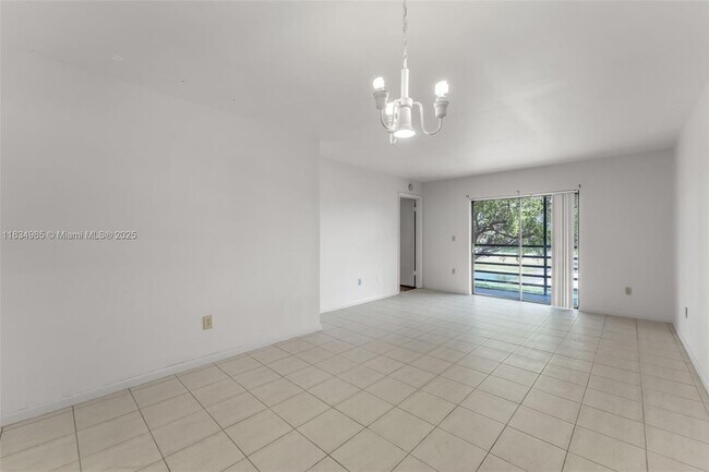 Foto del edificio - 14859 SW 104th St