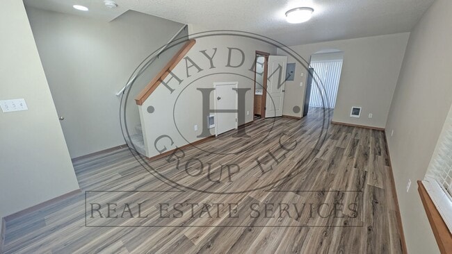 Building Photo - Wonderful townhouse in Forest Grove