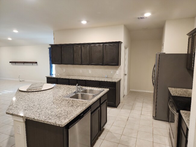 Foto del edificio - 1220 Meadow Creek Dr