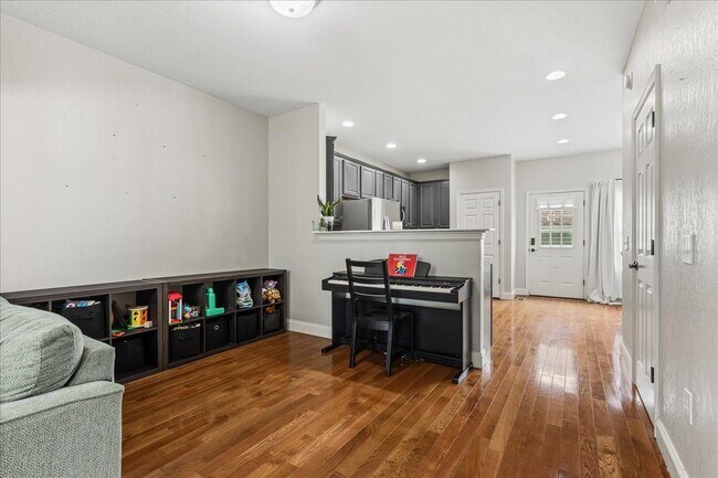 Foto del edificio - 410 Ashbury Cir