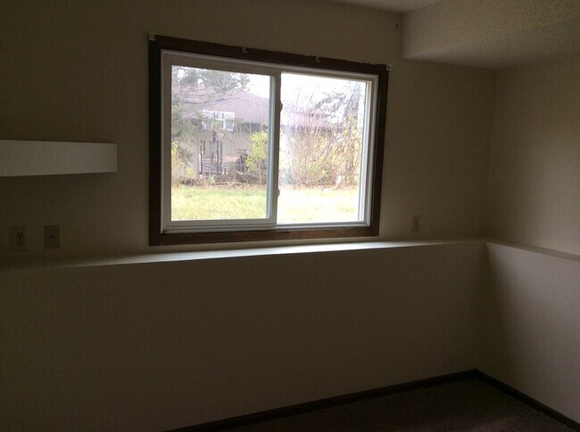 Foto del edificio - 1460 Meadow Ln