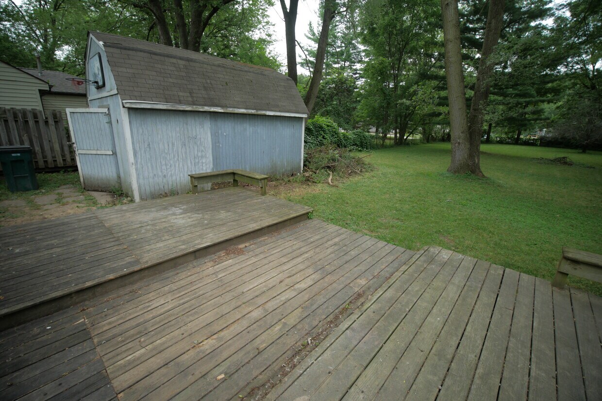 Primary Photo - 2709 Midwood St