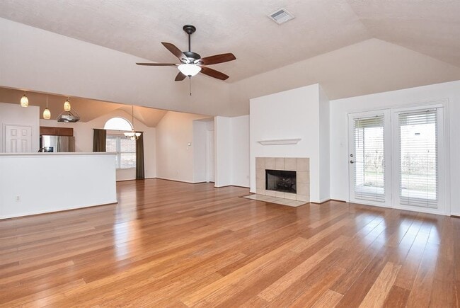 Building Photo - 6730 Albion Cresent Dr
