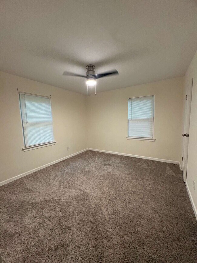 Foto del edificio - Freshly Remodeled 3BR on Quiet No-Through Street – Perfect Place to Put Down Long-Term Roots