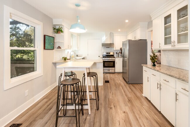 Foto del edificio - 835 Brookfield St