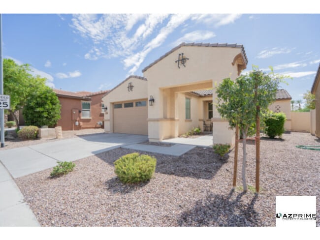 Building Photo - Exquisite 2/2 + Den Peoria House !