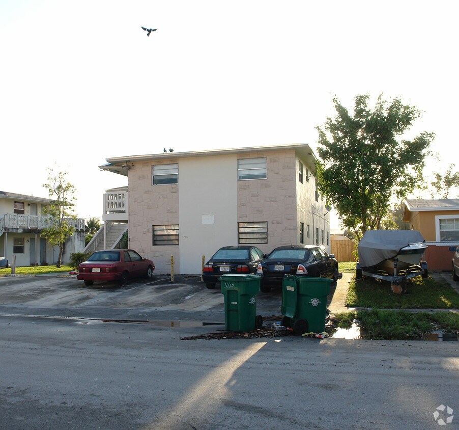 Building Photo - 3770 SW 59th Ave