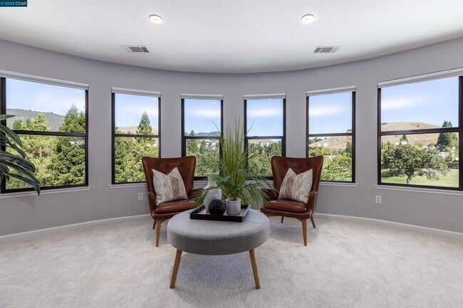 Foto del edificio - 676 Blue Spruce Dr
