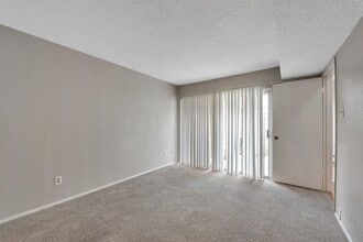 Building Photo - 6345 Cattails Ln