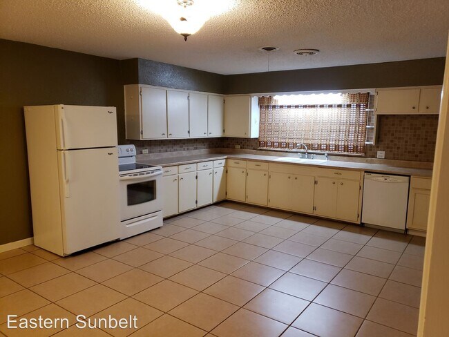 Building Photo - 4 br, 1.5 bath House - 237 New Mexico