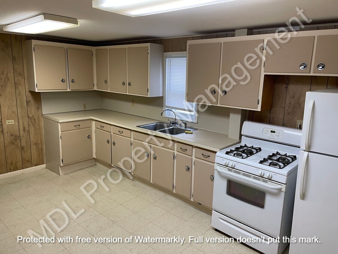 Primary Photo - 2 Bedroom, 1 Bathroom Home in Bay City