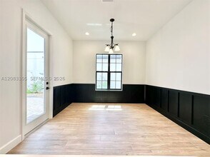 Building Photo - 8436 Lyside Dr