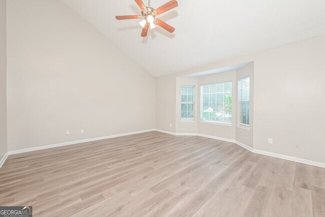 Building Photo - 237 Fox Run