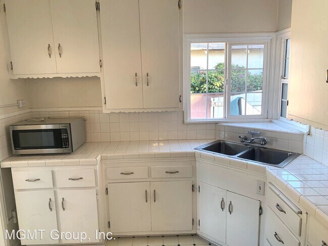 Building Photo - 3 br, 1.5 bath House - 1100 N Evergreen St