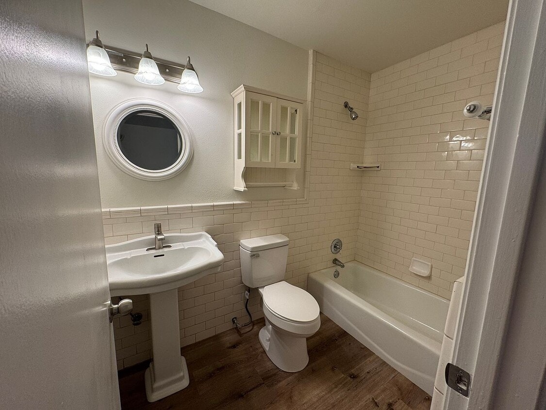 Foto principal - 2025 N Waukena Way