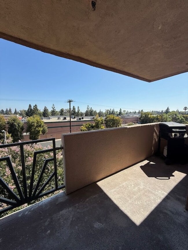Building Photo - Remodeled 1bed/1bath right in the heart of...