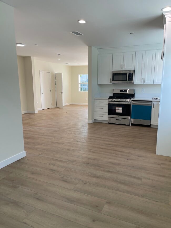 Building Photo - 314 S 8th St