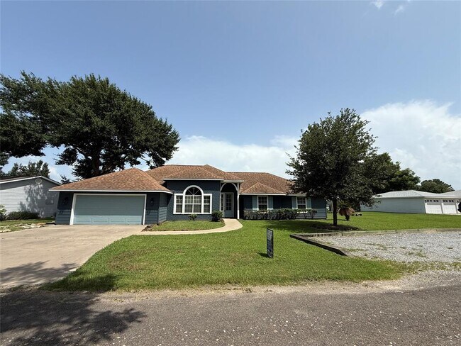 Foto del edificio - 210 Bluff Dr