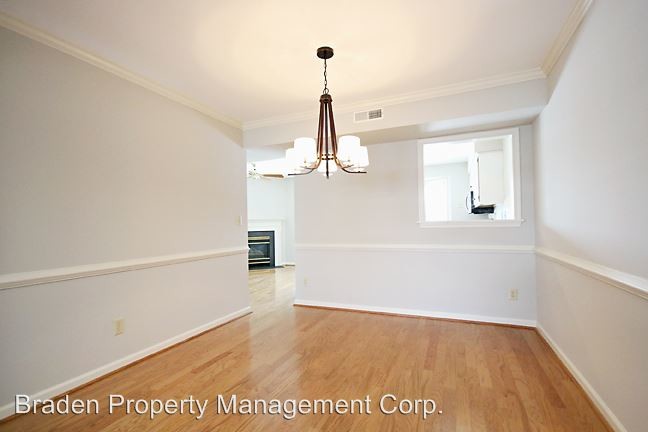 Foto del edificio - 3240 Gateway Cir