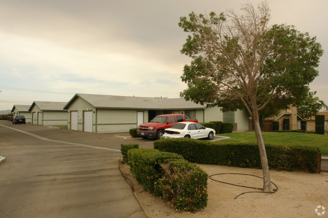 Building Photo - 15636 Sequoia Ave