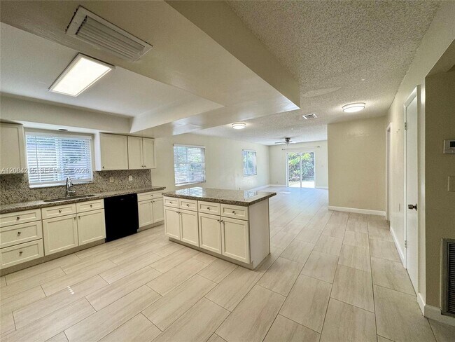Foto del edificio - 2639 Taylor St