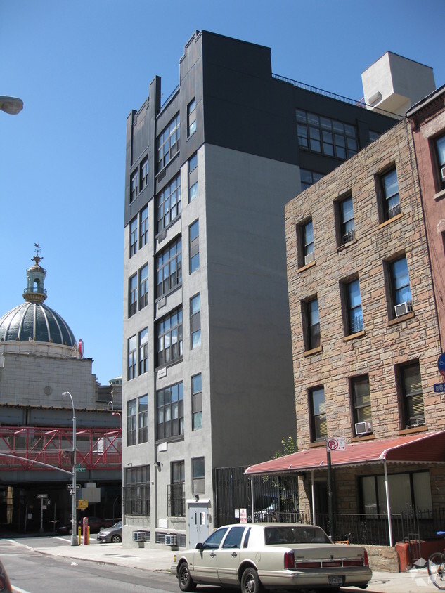 Foto del edificio - 808 Driggs
