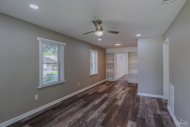 Building Photo - 1223 Wisteria Ave