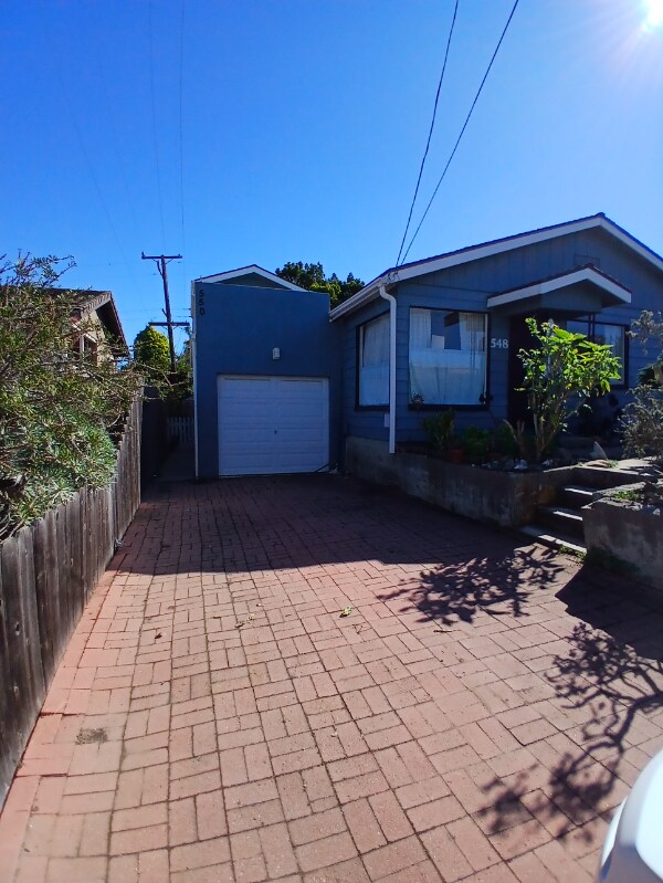 Foto del edificio - 550 Madera Ave