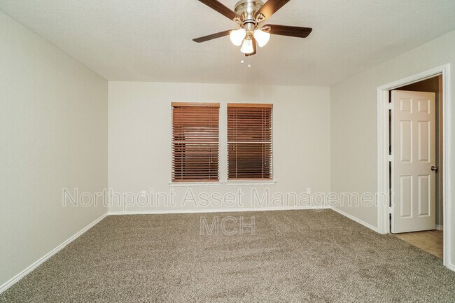 Building Photo - 3727 Friendly Acres
