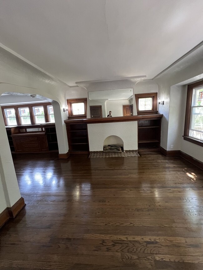 Building Photo - 3232 N 44th St