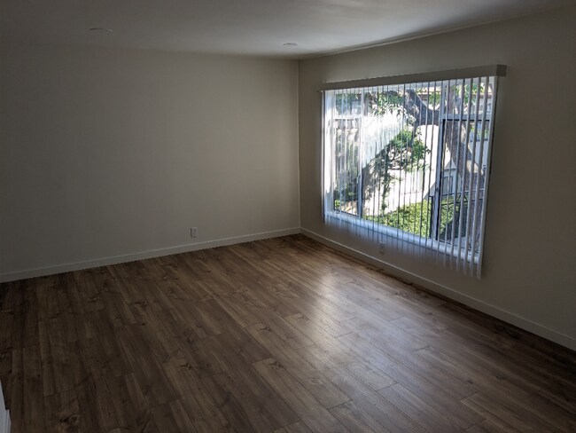 Foto del edificio - 1118 S Fairfax Ave
