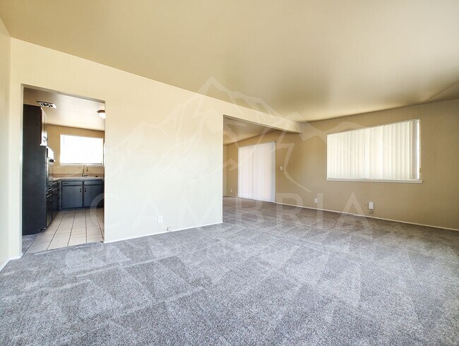 Foto del edificio - Vintage, Taylorsville 3 bedroom home room ...