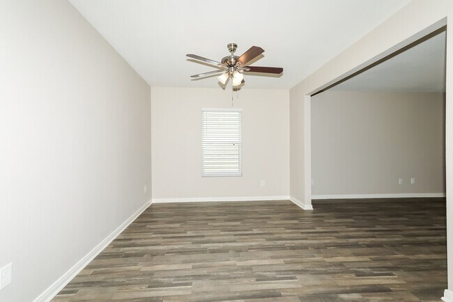 Building Photo - 15653 Del Norte Dr