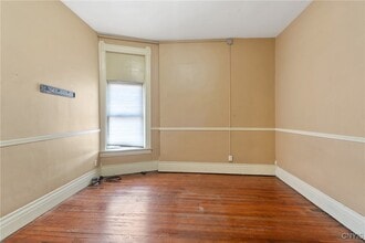 Building Photo - 319-25 N Salina St