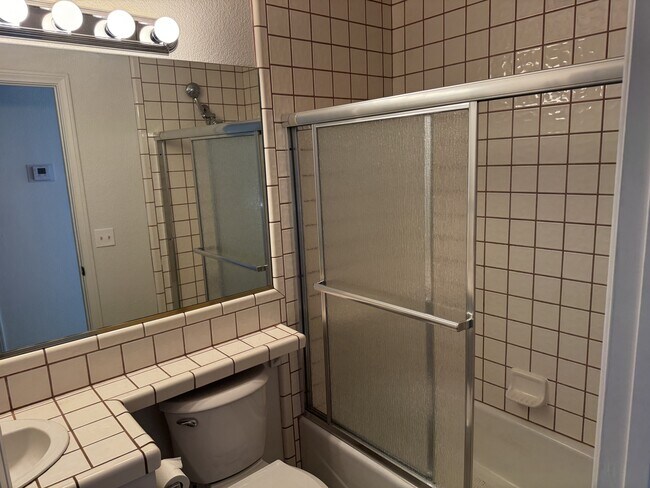 Foto del edificio - 9191 White Rd